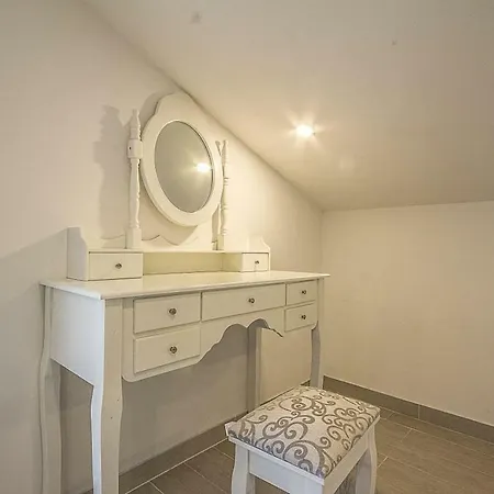 Anabella Apartment Šišan